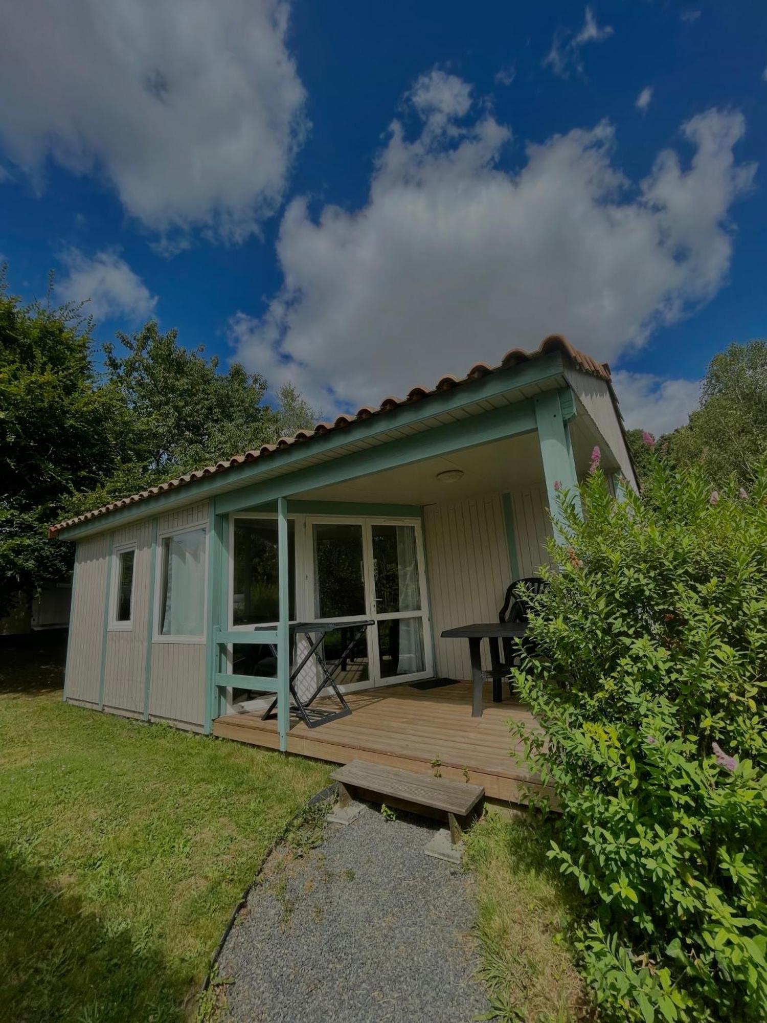 Camping Le Rouge Gorge **** 10' Puy Du Fou Saint-Laurent-sur-Sèvre Exterior foto